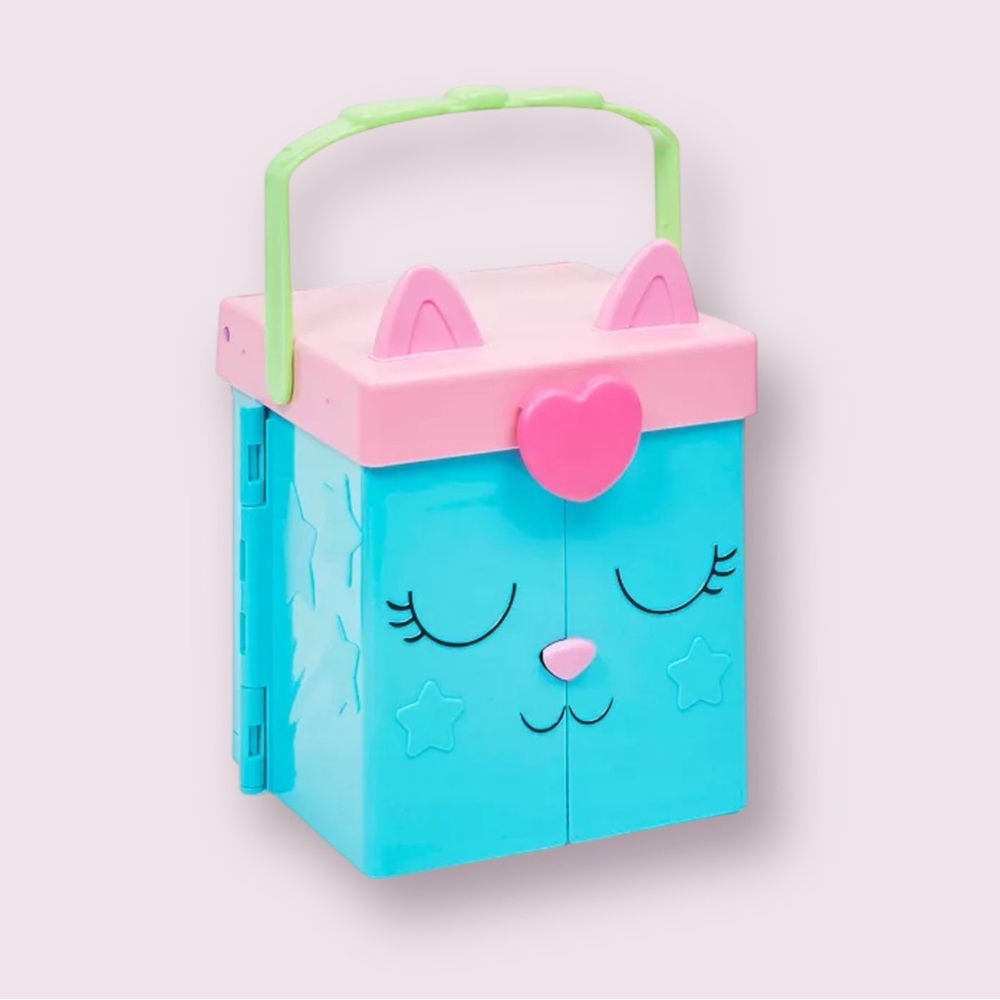 Gabby's Dollhouse Rainbow Closet Portable Playset